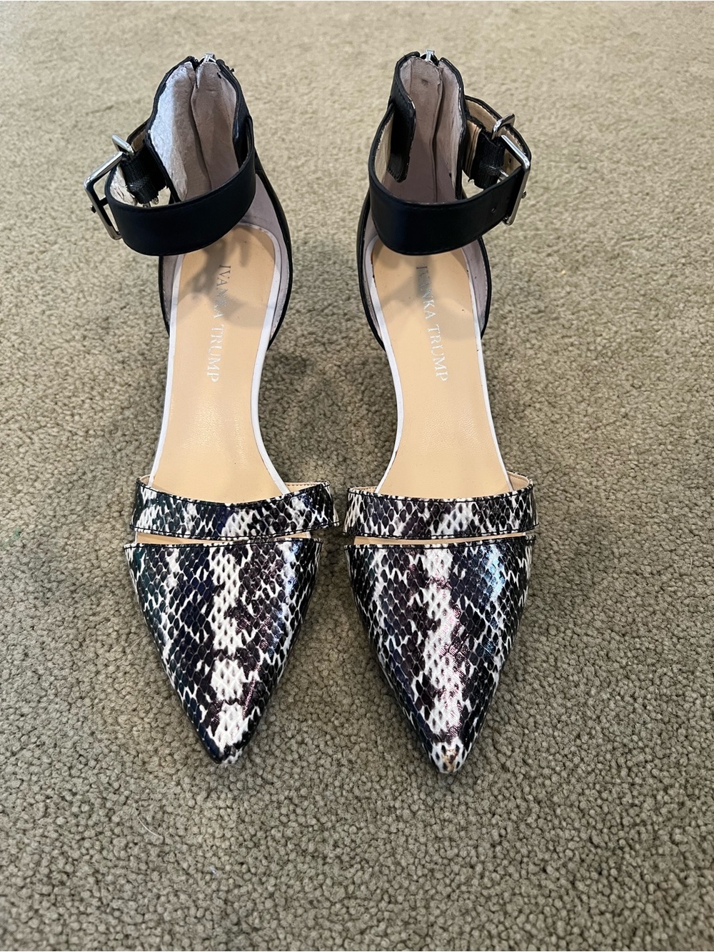 Ivanka Trump Snakeskin Pointed Toe Ankle Strap Heels Pumps Size 7M Black White